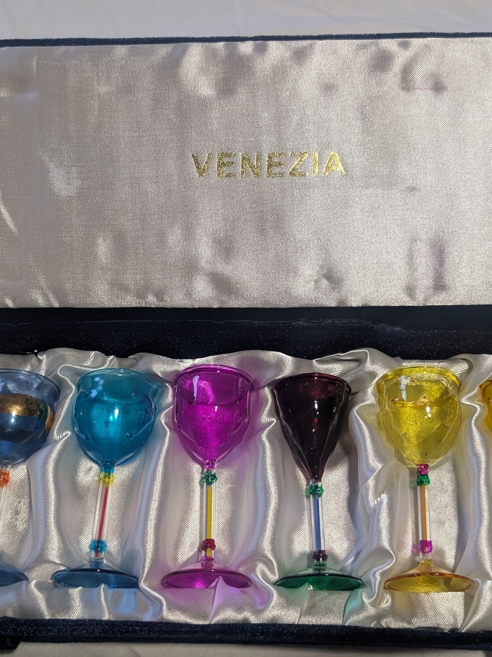 Venezia Colored Stemmed Glasses Set - Multicolor